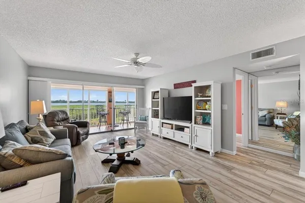 $3,200 | 1343 Perico Point Circle, Unit 117, Bradenton, FL 34209