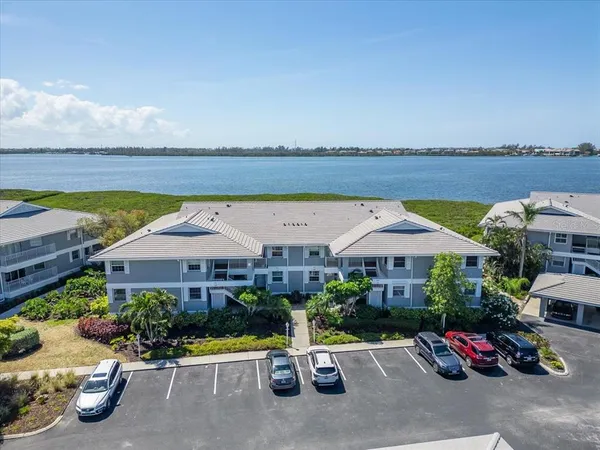 $3,200 | 1343 Perico Point Circle, Unit 117, Bradenton, FL 34209