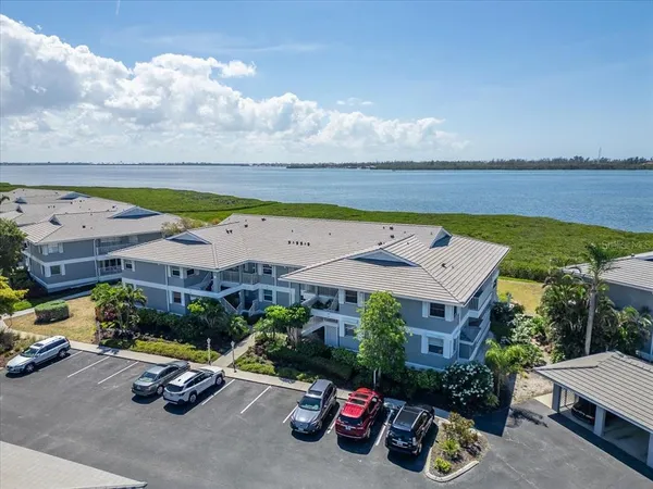 $3,200 | 1343 Perico Point Circle, Unit 117, Bradenton, FL 34209