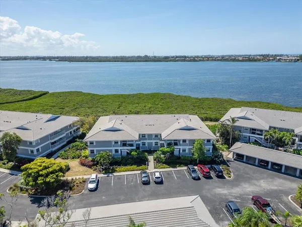 $3,200 | 1343 Perico Point Circle, Unit 117, Bradenton, FL 34209
