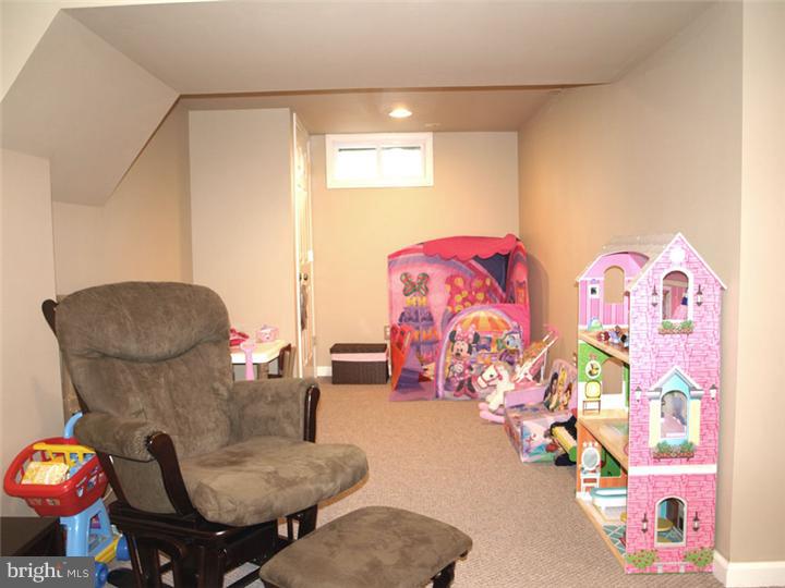 11 Yorkshire Road Hamilton, NJ 08610 - Photo 14 of 19 Basement - Finished