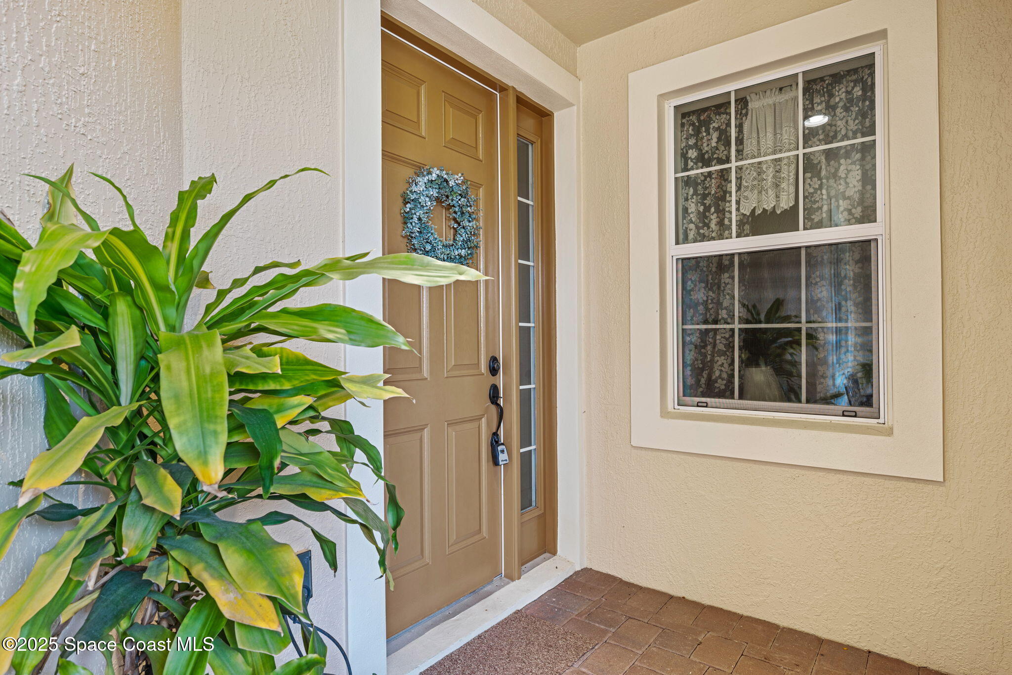 5647 Tamarac Drive Melbourne, FL 32940 - Photo 4 of 30 31-web-or-mls-DSC_2091