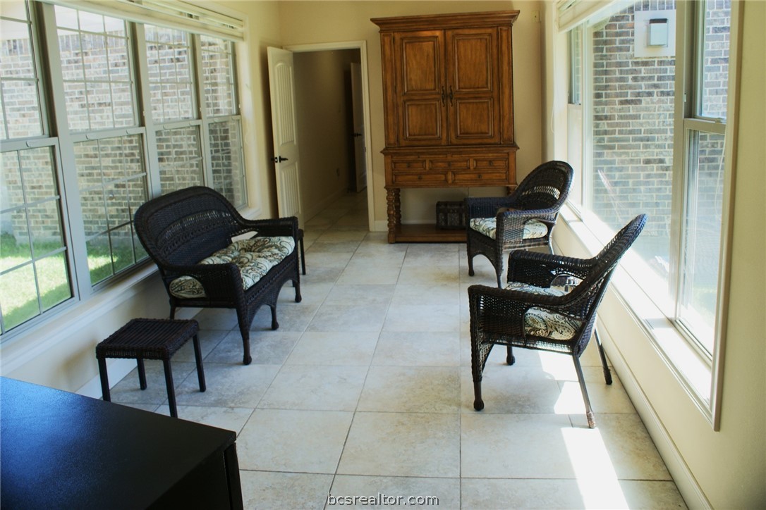259 Memphis Bell Lane Trinity, TX 75862 - Photo 26 of 50 a living room with furniture and a gate