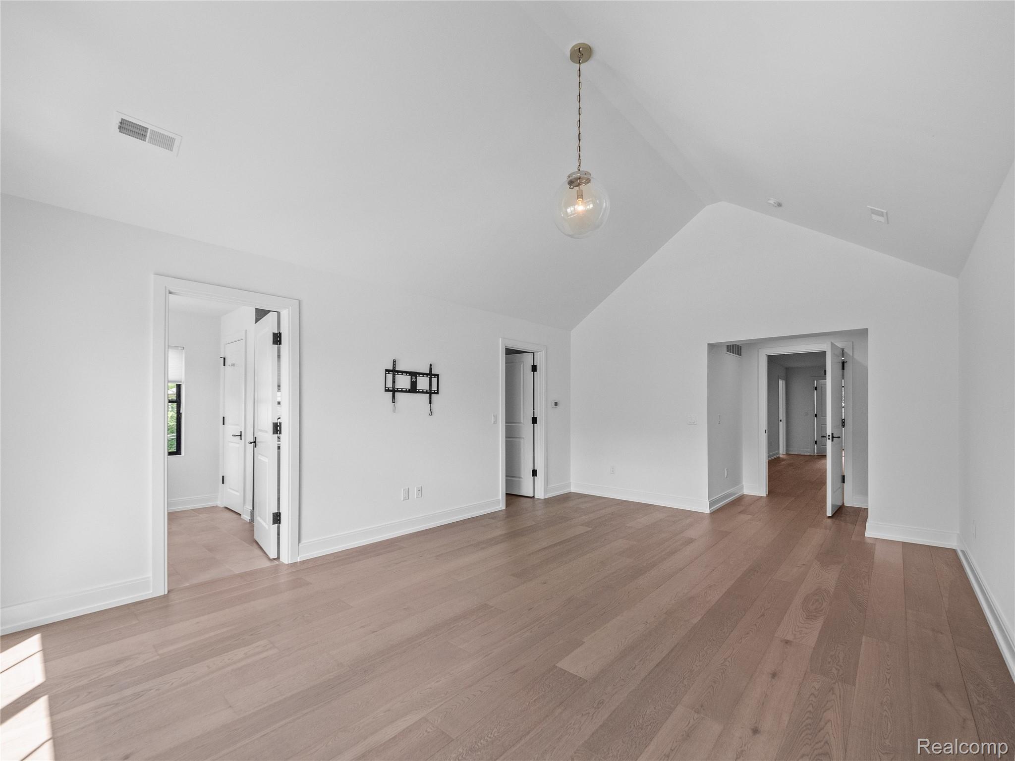 887 Redding Road Birmingham, MI 48009 - Photo 13 of 20 28-print-P2211678.jpg