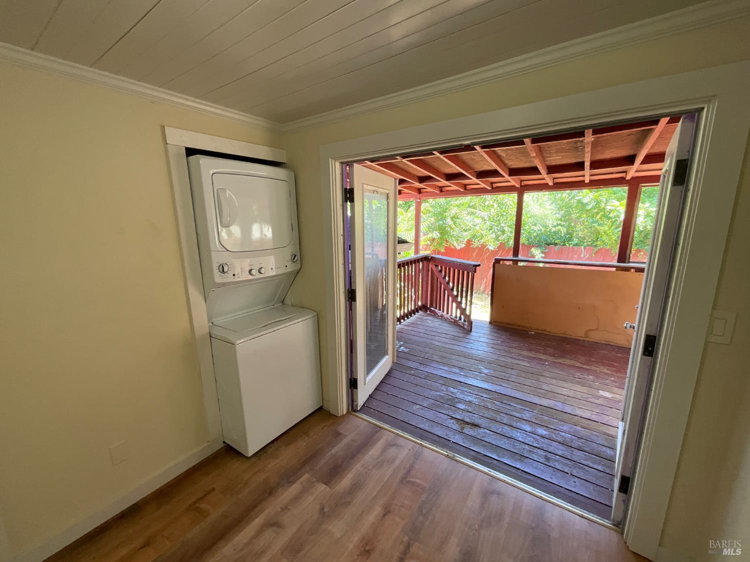 138 West 6th Street Santa Rosa, CA 95401 - Photo 18 of 31 Laundry is easily accessible.