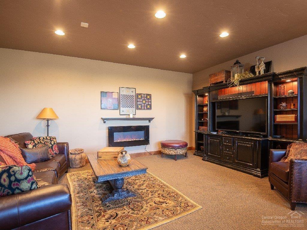 15784 South W Brasada Ranch Road Powell Butte, OR 97753 - Photo 17 of 23 Downstairs Daylight Basement Bonus Room