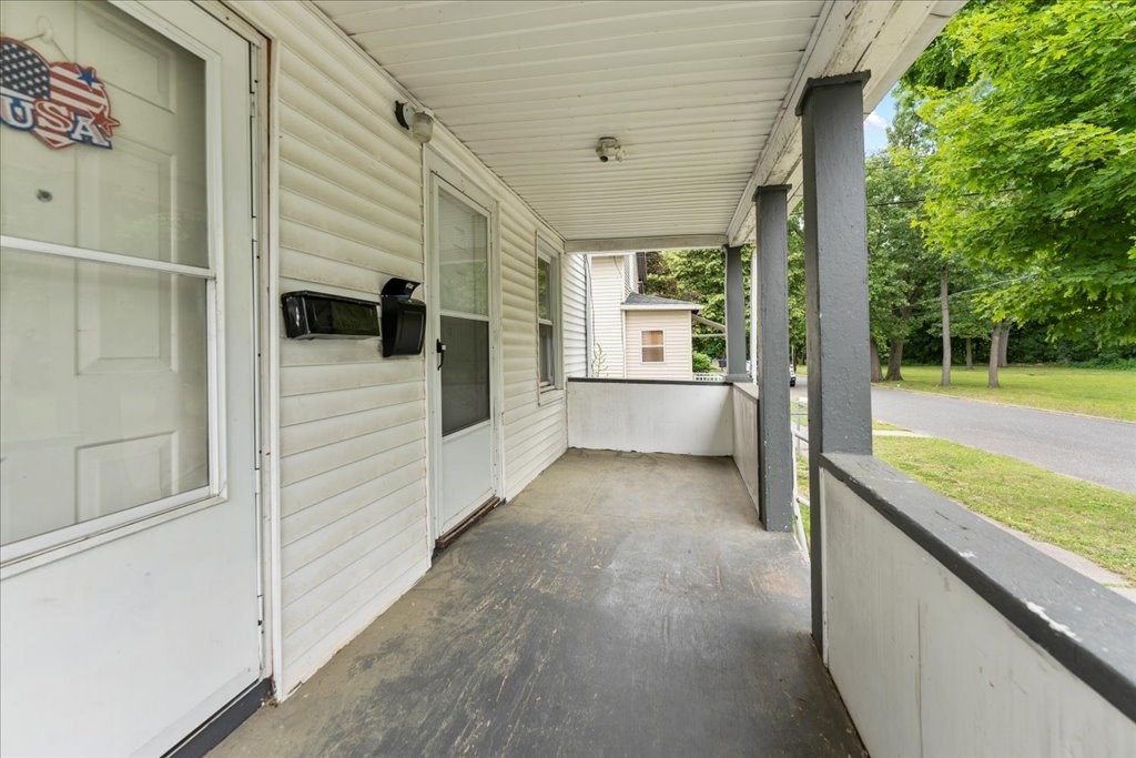 9 Shamrock Street Springfield, MA 01108 - Photo 5 of 40