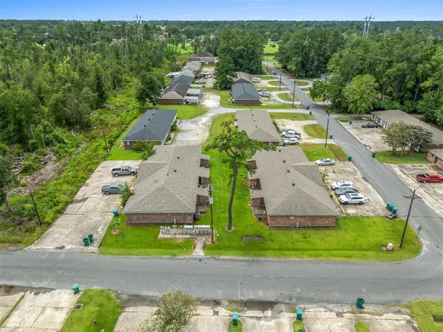 $274,900 | 279 Victoria Drive, Lake Charles, LA 70611