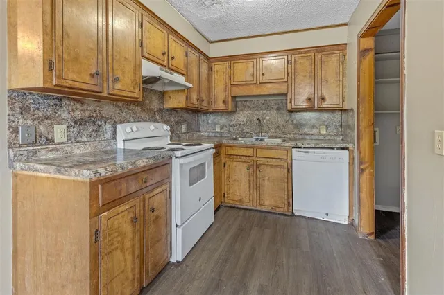 $274,900 | 279 Victoria Drive, Lake Charles, LA 70611