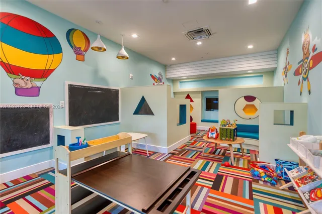 $1,049,950 | 8013 Northwest 42nd Street, Doral, FL 33166