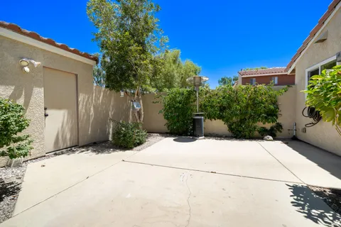 $320,000 | 386 Tava Lane, Palm Desert, CA 92211