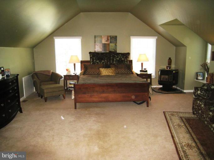 21 Poplar Point Road Edgewater, MD 21037 - Photo 22 of 24 Master Bedroom