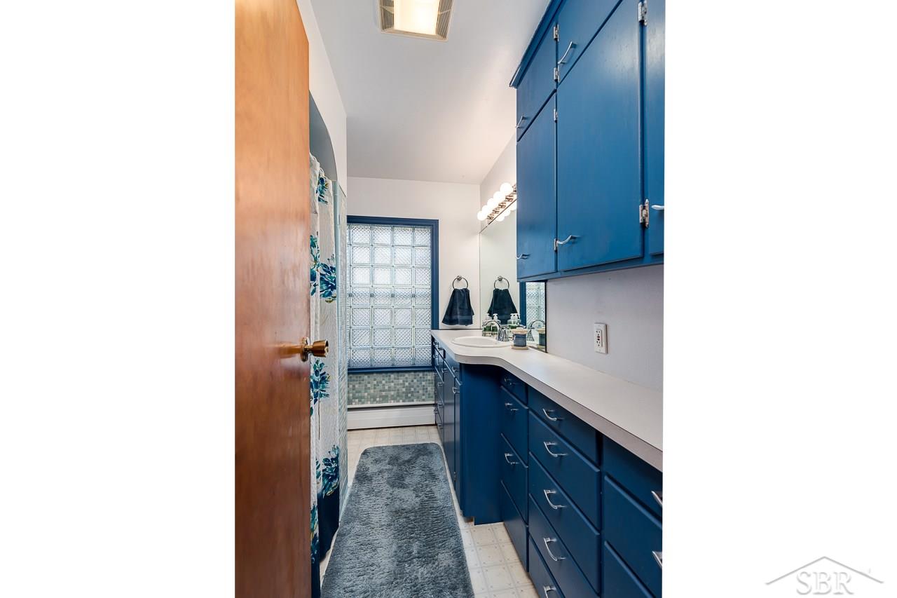 11625 Frost Road Freeland, MI 48623 - Photo 13 of 24 Bathroom