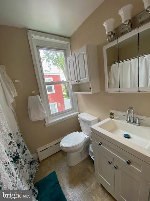 405 Holly Road Lansdowne, PA 19050 - Photo 14 of 23 Full Hall Bathroom
