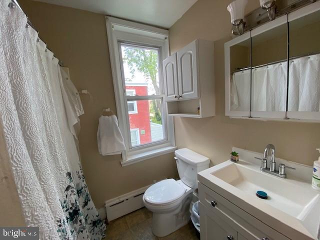 405 Holly Road Lansdowne, PA 19050 - Photo 15 of 23 Full Hall Bathroom