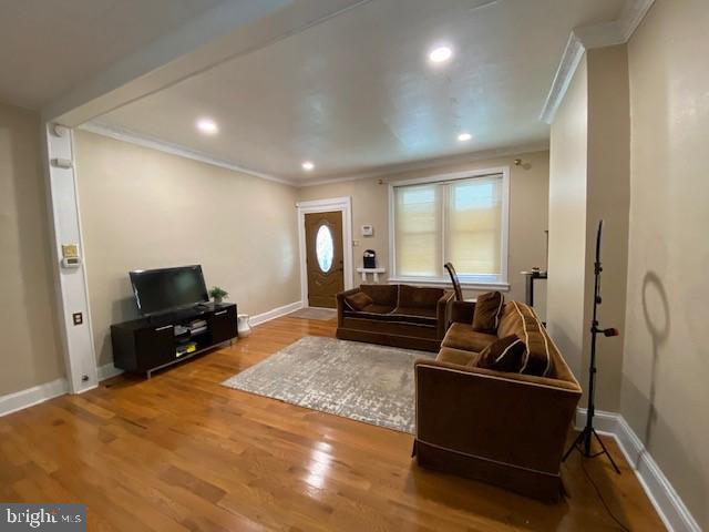 405 Holly Road Lansdowne, PA 19050 - Photo 6 of 23 Living Room
