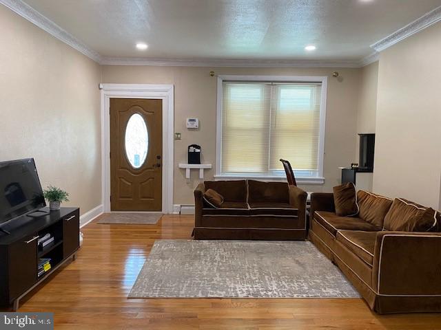 405 Holly Road Lansdowne, PA 19050 - Photo 7 of 23 Living Room