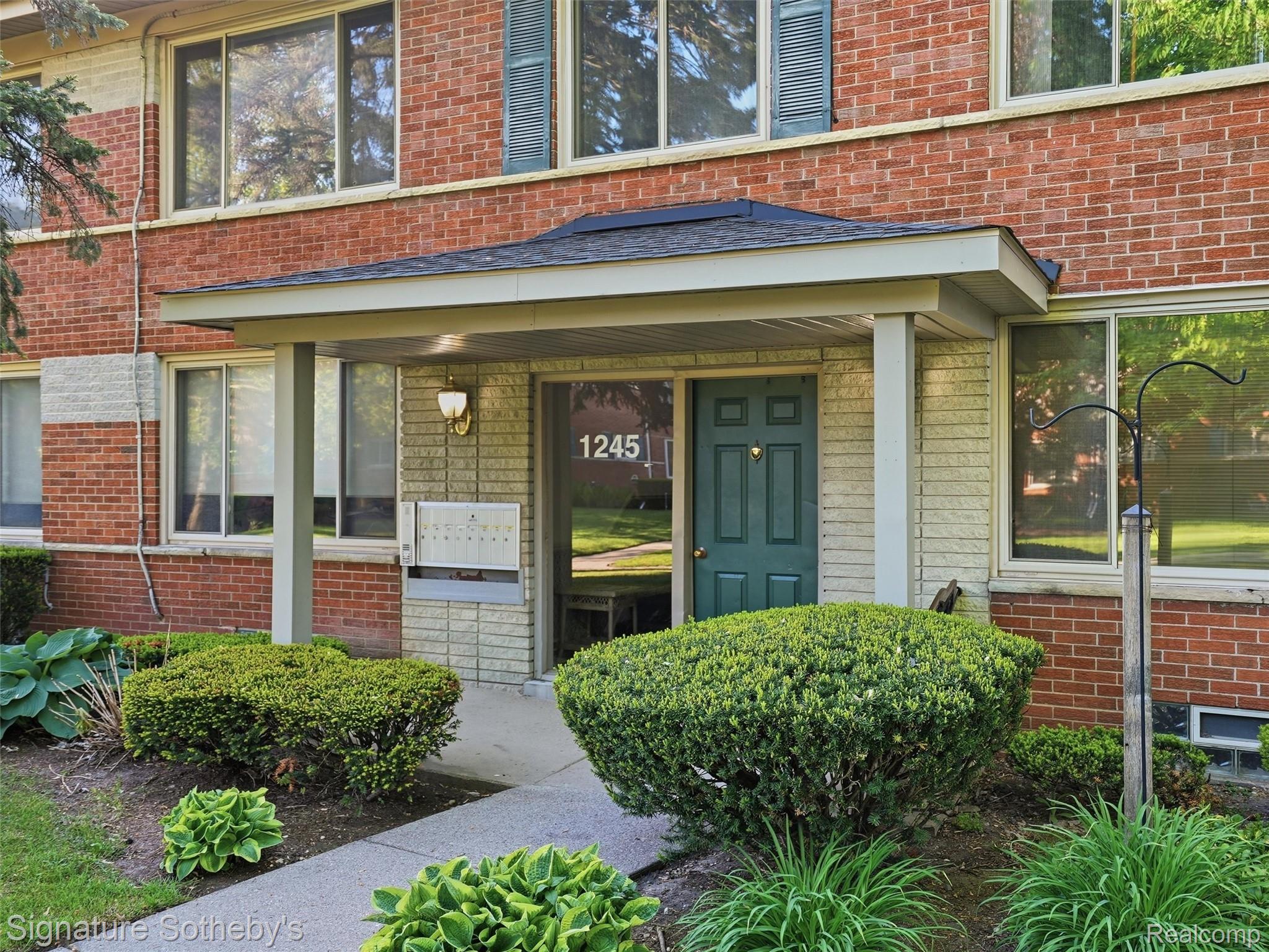 1245 Derby Road, Unit 7 Birmingham, MI 48009 - Photo 2 of 25