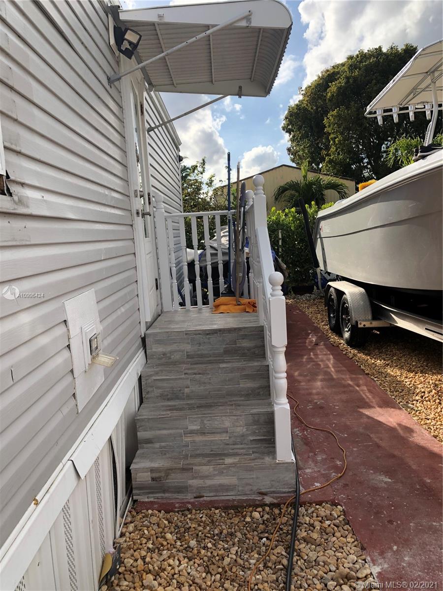 28501 Southwest 152nd Avenue, Unit 196 Homestead, FL 33033 - Photo 39 of 61