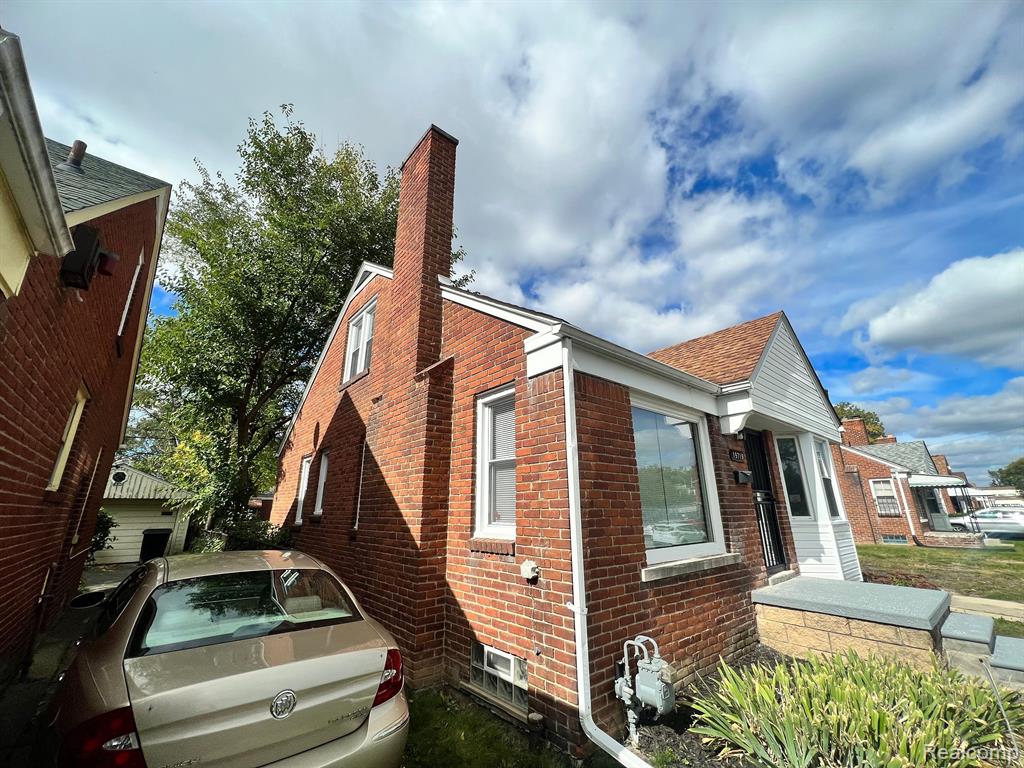 19719 Rutherford Street Detroit, MI 48235 - Photo 3 of 32