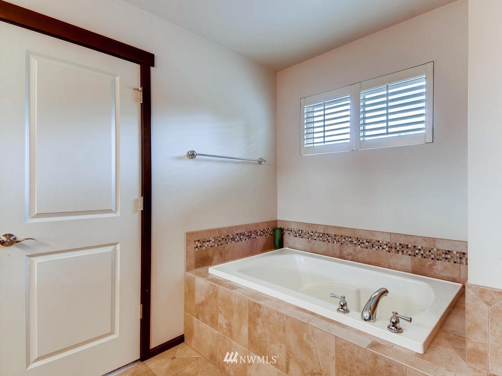 16005 120th Avenue Northeast Bothell, WA 98011 - Photo 14 of 24 Gallery Image 14