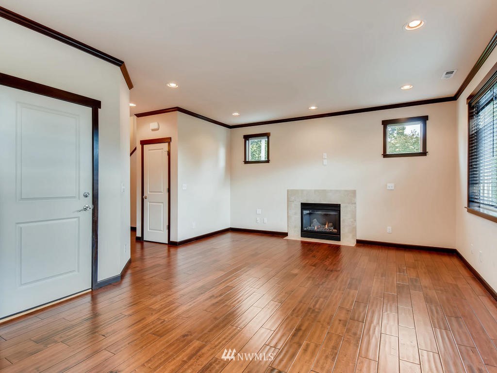 16005 120th Avenue Northeast Bothell, WA 98011 - Photo 3 of 24 Gallery Image 3