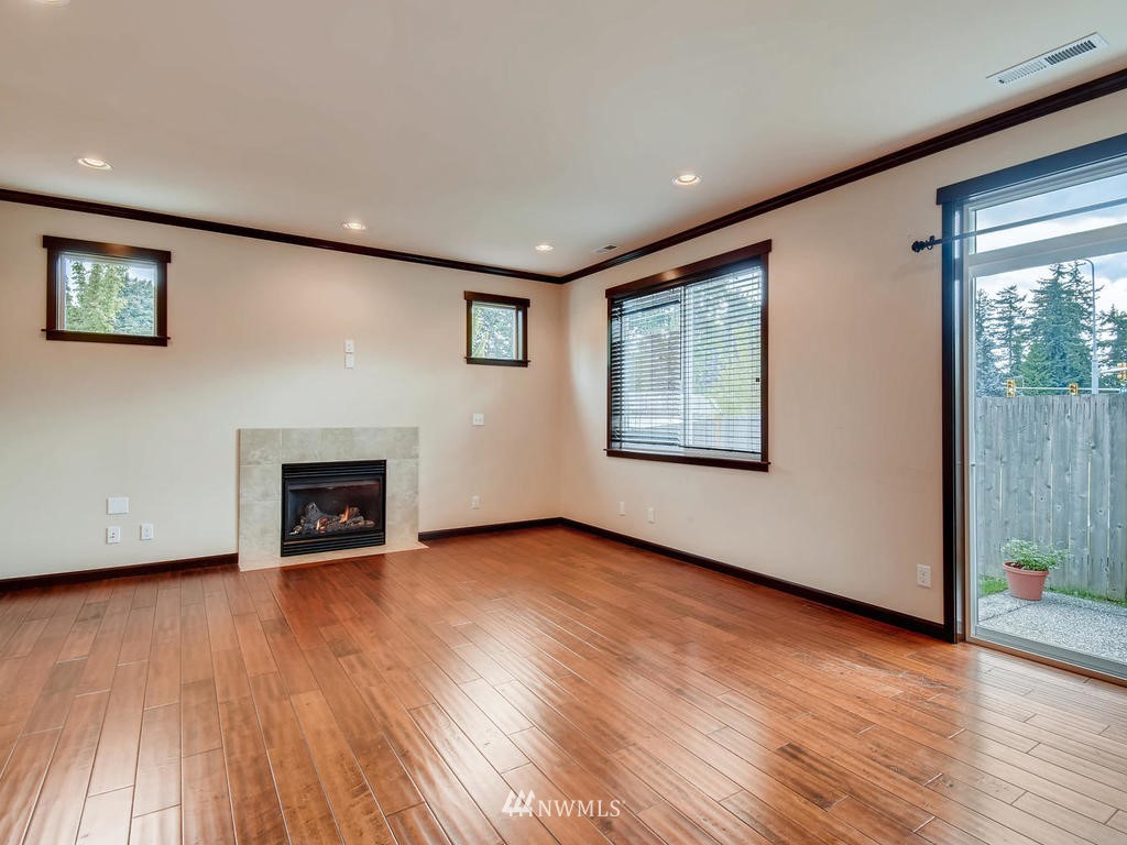 16005 120th Avenue Northeast Bothell, WA 98011 - Photo 4 of 24 Gallery Image 4