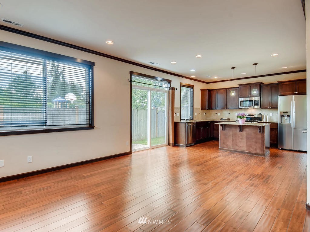 16005 120th Avenue Northeast Bothell, WA 98011 - Photo 5 of 24 Gallery Image 5