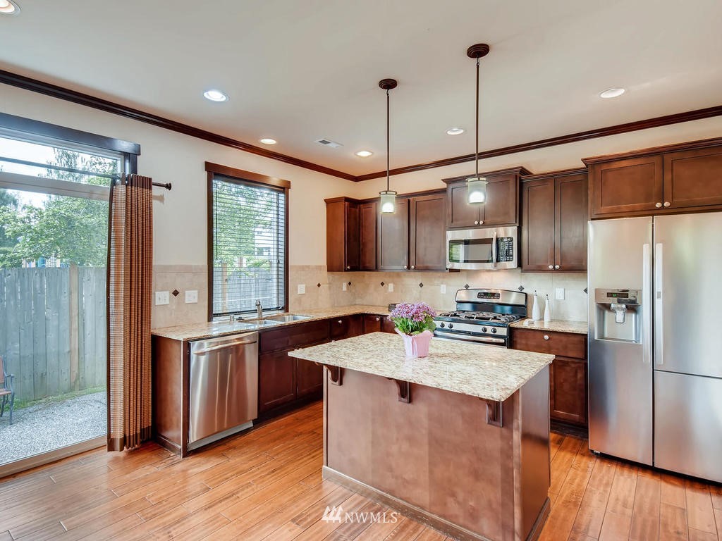 16005 120th Avenue Northeast Bothell, WA 98011 - Photo 8 of 24 Gallery Image 8