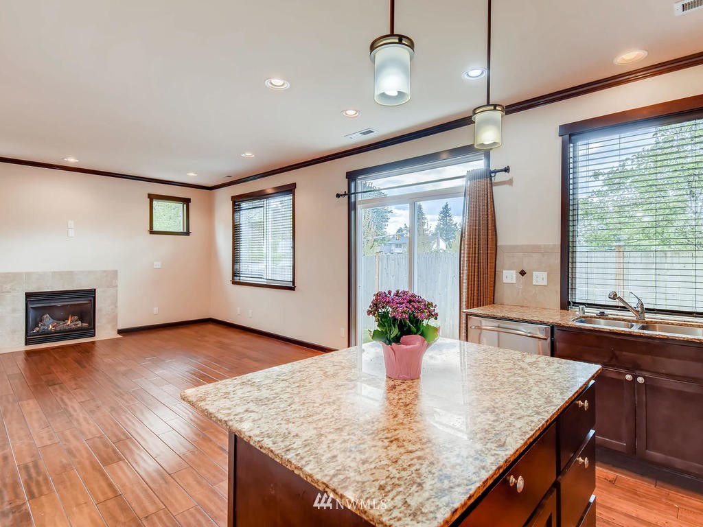 16005 120th Avenue Northeast Bothell, WA 98011 - Photo 9 of 24 Gallery Image 9