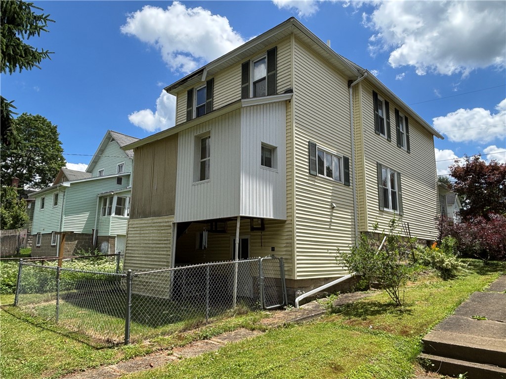 323 Bayard Street Kane, PA 16735 - Photo 5 of 32