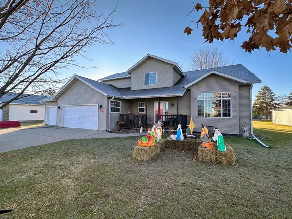$425,000 | 420 7th Street Northeast, Perham, MN 56573