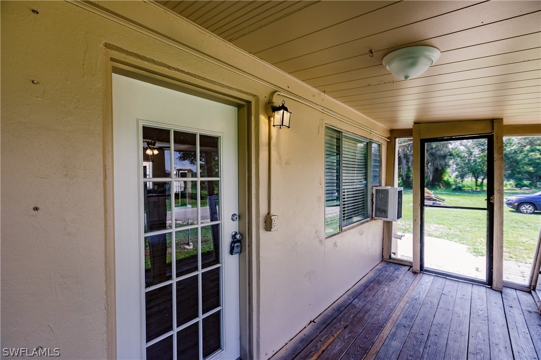 407 Miramar Road Fort Myers, FL 33905 - Photo 4 of 30 Gallery Image 4