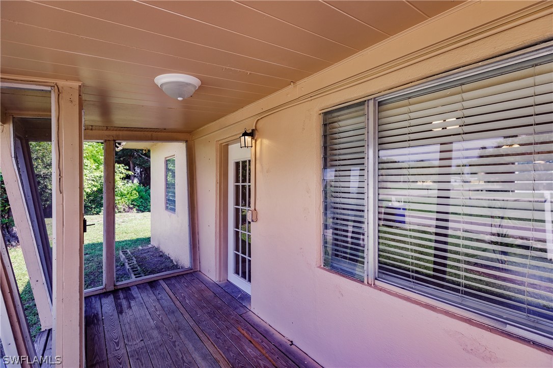 407 Miramar Road Fort Myers, FL 33905 - Photo 5 of 30 Gallery Image 5