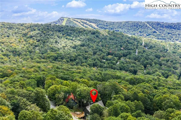 $689,900 | 1017 Charter Hills Road, Beech Mountain, NC 28604