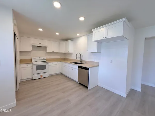 $2,375 | 2654 Victoria Avenue, Port Hueneme, CA 93041
