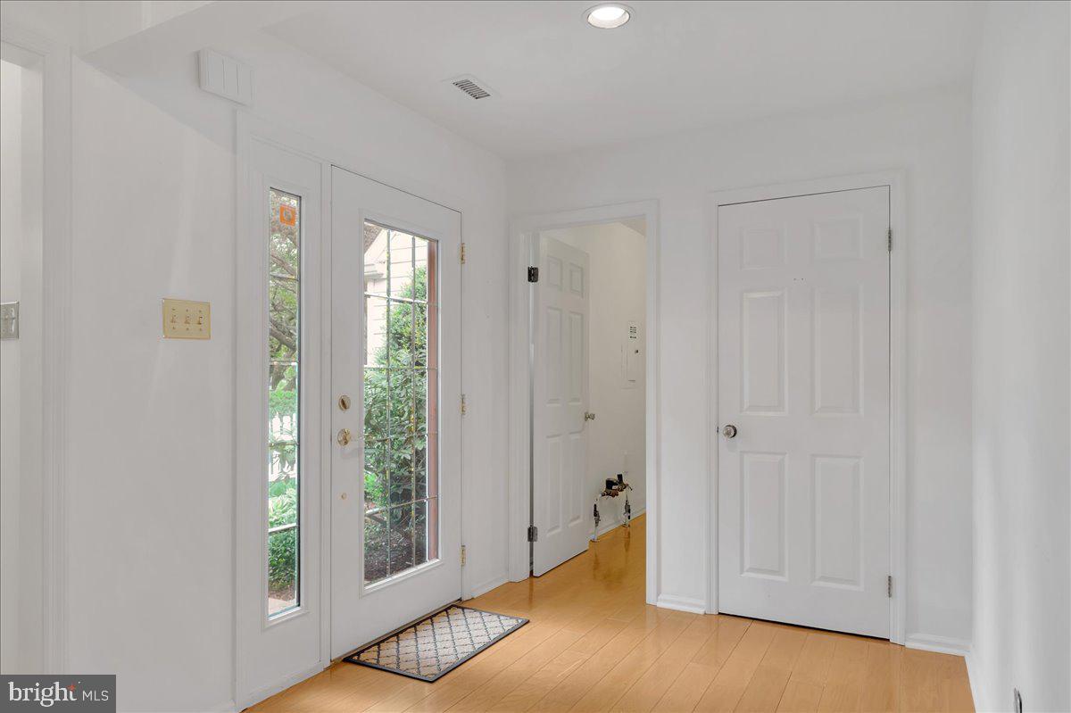 102 Quail Lane Wayne, PA 19087 - Photo 8 of 41 Front Entry