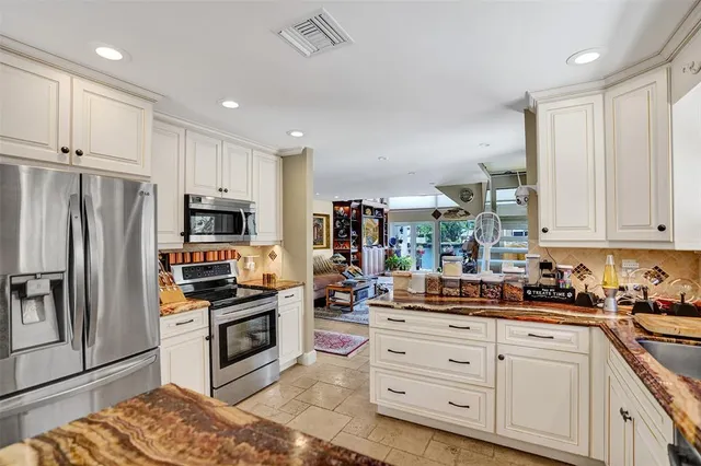 $14,000 | 683 Pelican Way, Delray Beach, FL 33483