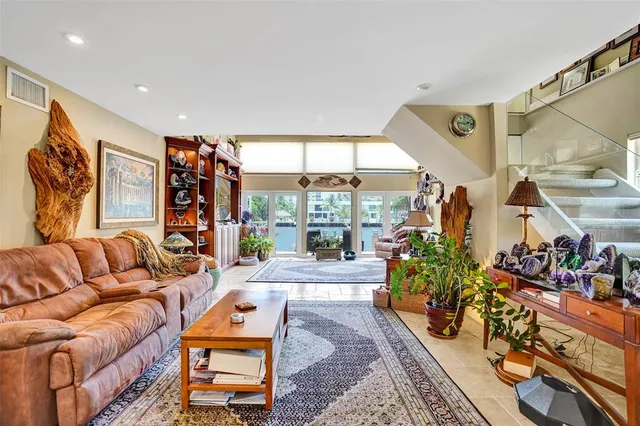 $14,000 | 683 Pelican Way, Delray Beach, FL 33483