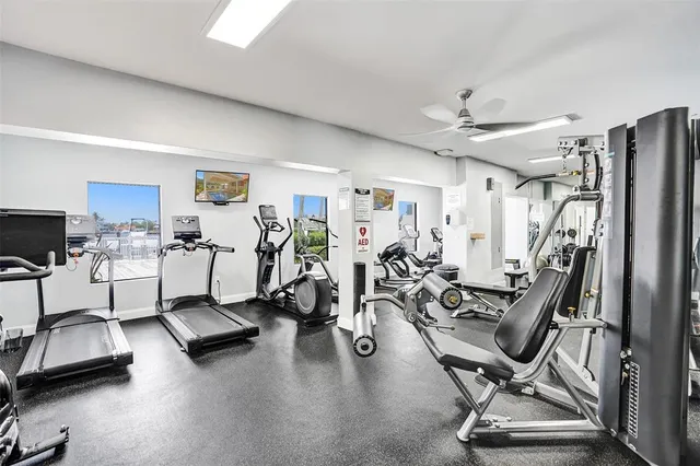 $14,000 | 683 Pelican Way, Delray Beach, FL 33483