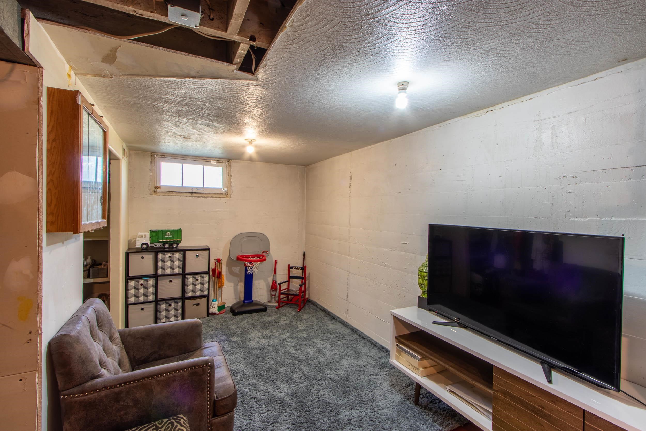 5427 North Whitehouse Street Spokane, WA 99205 - Photo 11 of 17