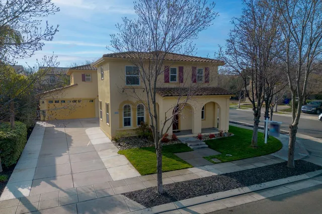 $979,750 | 696 West Refinado Way, Mountain House, CA 95391