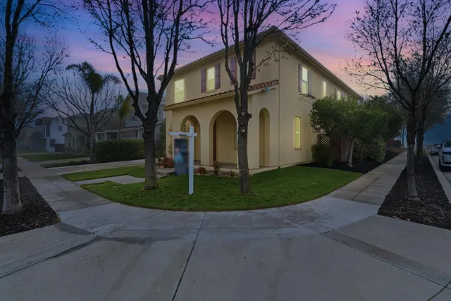 $979,750 | 696 West Refinado Way, Mountain House, CA 95391