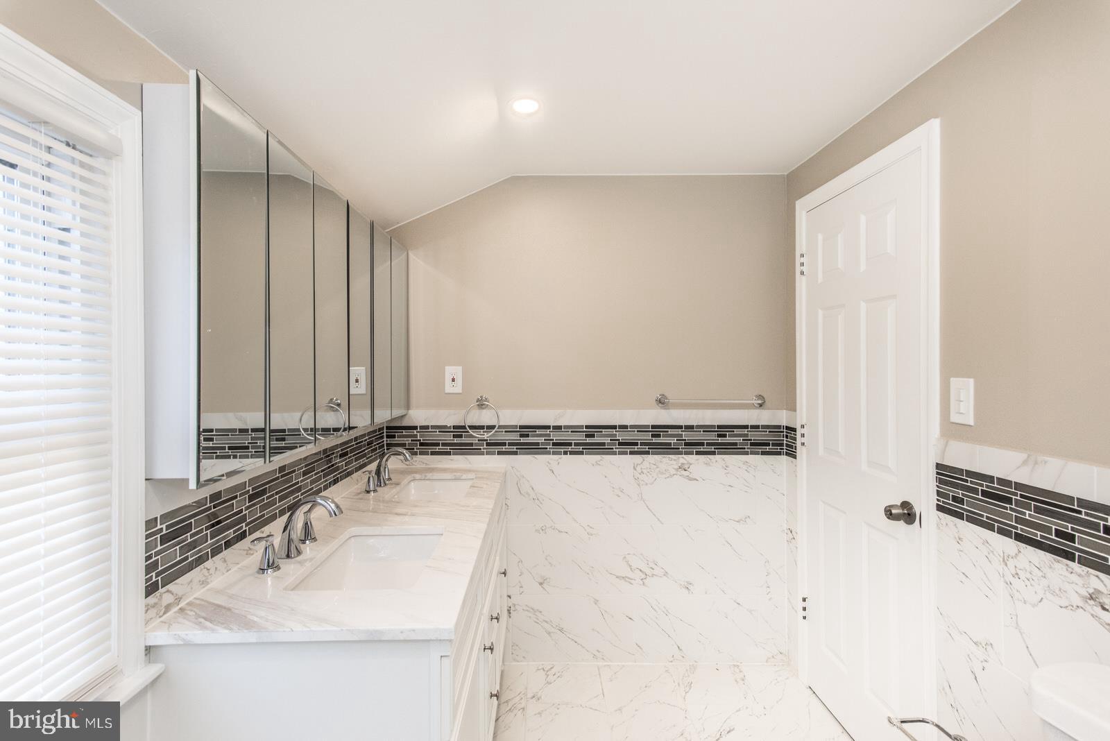 476 Covered Bridge Road Cherry Hill, NJ 08034 - Photo 42 of 58 Gallery Image 42