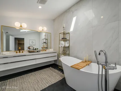 $900,000 | 4840 South Dorchester Avenue, Unit 1, Chicago, IL 60615