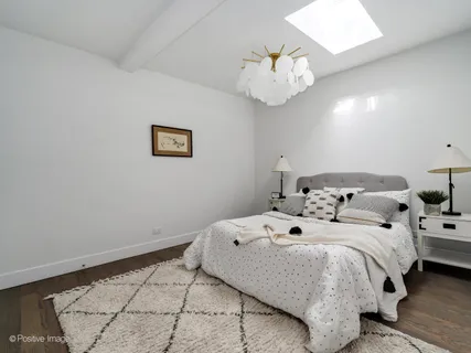 $900,000 | 4840 South Dorchester Avenue, Unit 1, Chicago, IL 60615