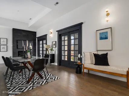 $900,000 | 4840 South Dorchester Avenue, Unit 1, Chicago, IL 60615