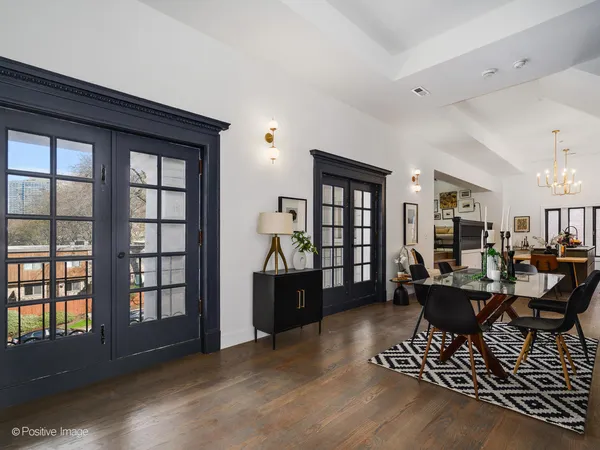 $900,000 | 4840 South Dorchester Avenue, Unit 1, Chicago, IL 60615