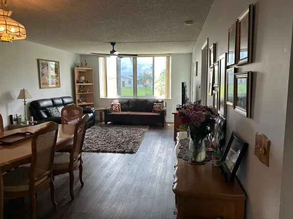 $129,900 | 6670 Royal Palm Boulevard, Unit 112K, Margate, FL 33063