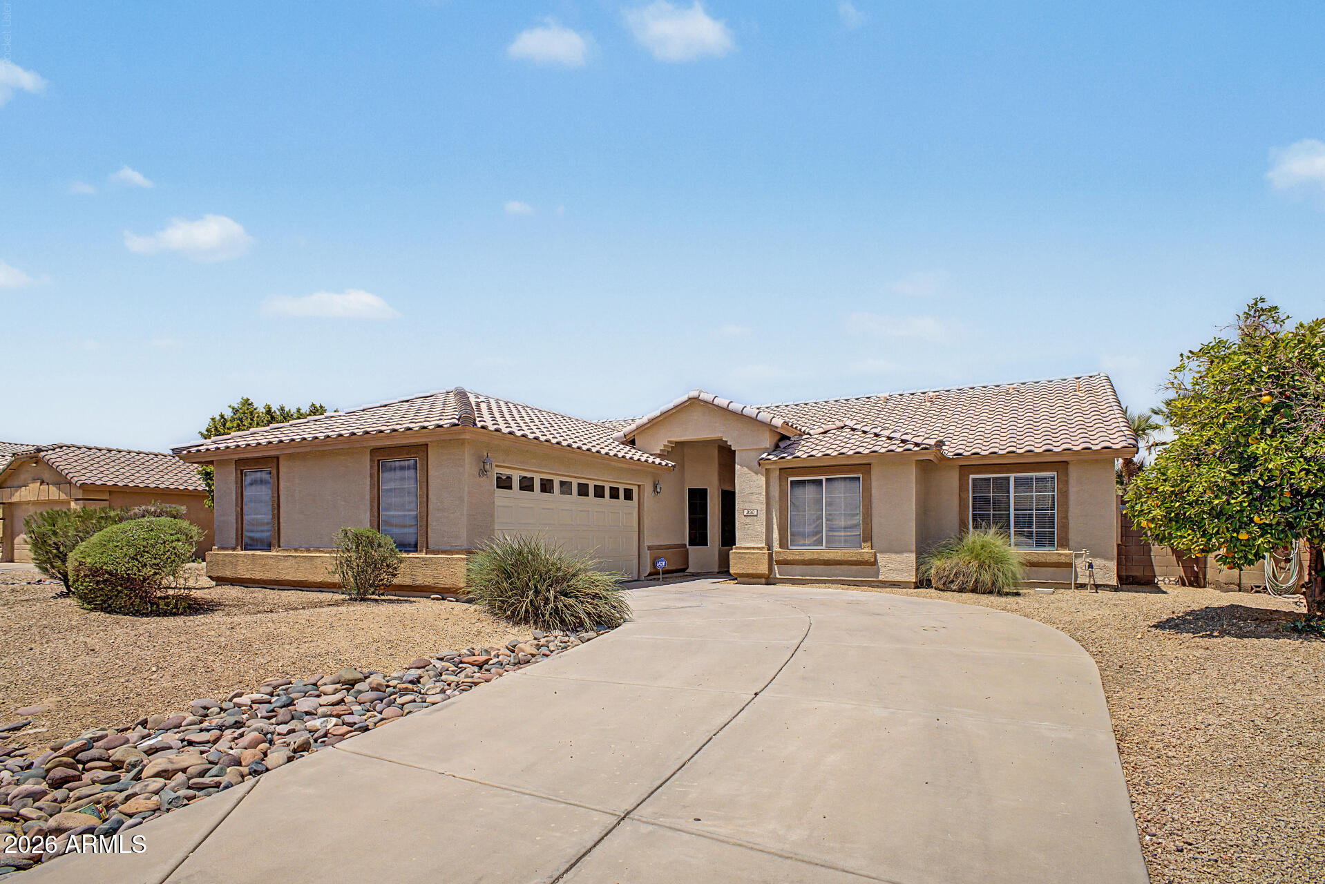 930 East Harwell Road Phoenix, AZ 85042 - Photo 3 of 38 03 - Harwell 930